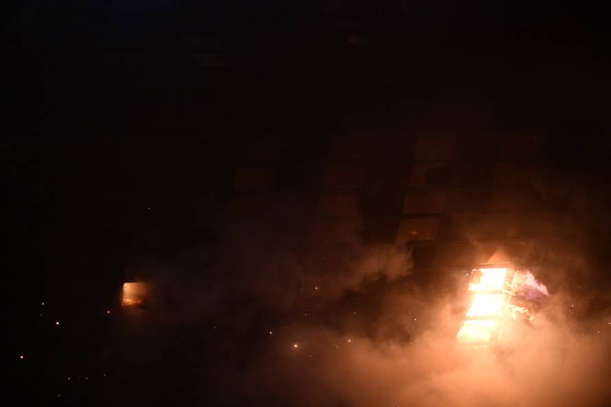 Zagreb: Pozar u Vjesnikovom neboderu