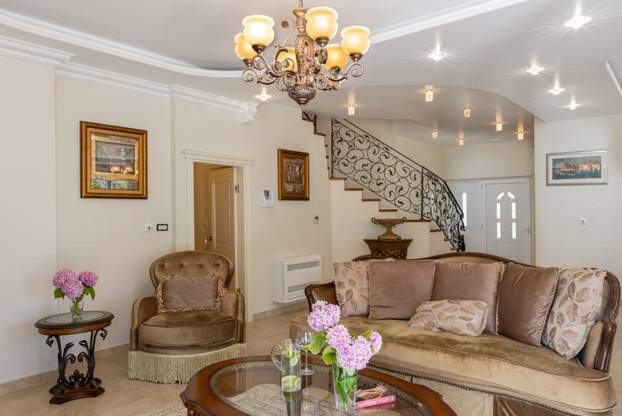 FOTO Raskoš kod Dubrovnika: Prodaju obiteljsku vilu od 400 kvadrata! Traže 3 milijuna eura