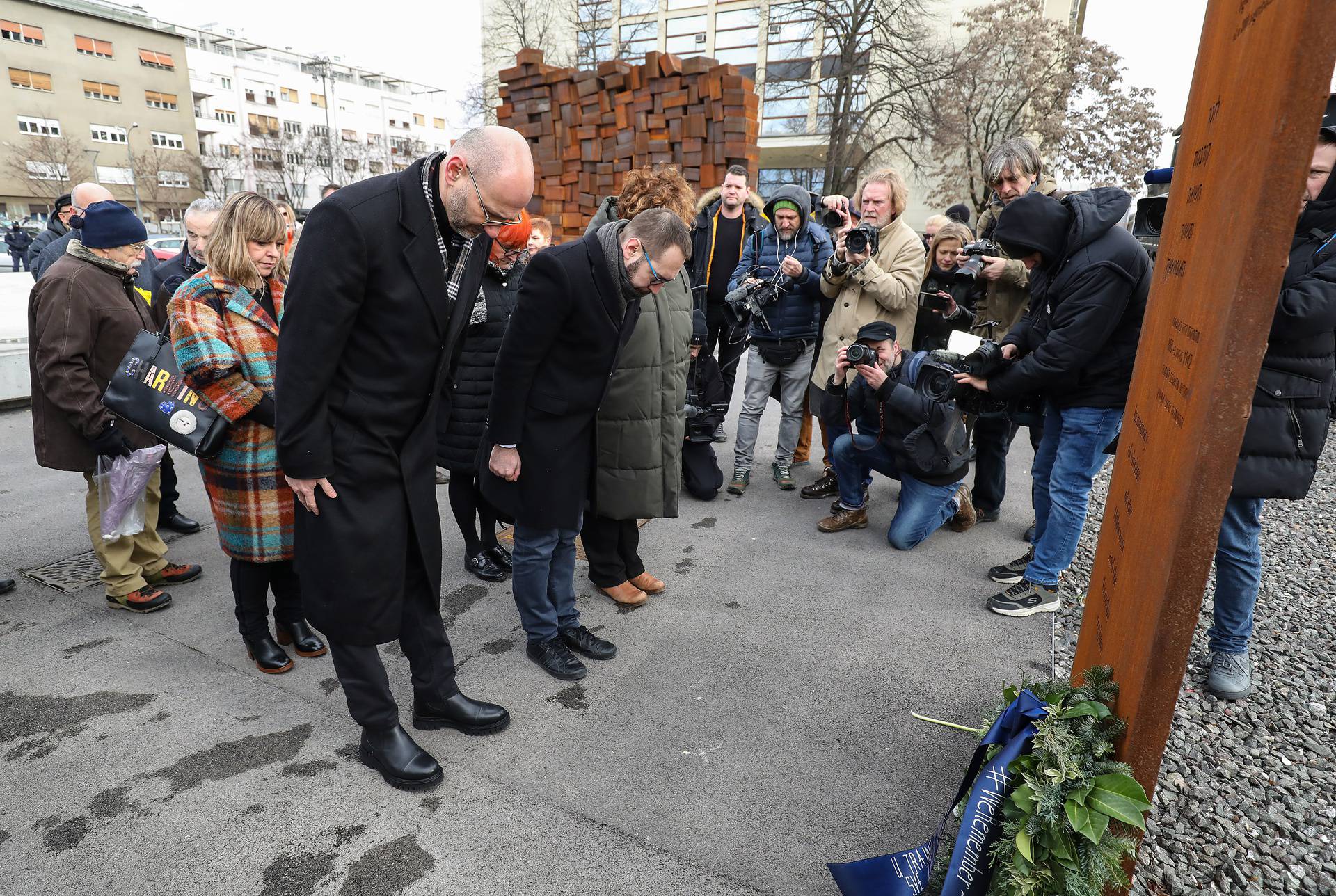 Zagreb: Gradonačelnik Tomašević položio cvijeće na Spomenik žrtvama holokausta