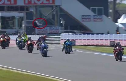 VIDEO Vozač se na Moto GP-u zabio u galeba! Pogledajte ovo