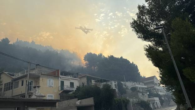 Veliki požar iznad Krila Jesenice