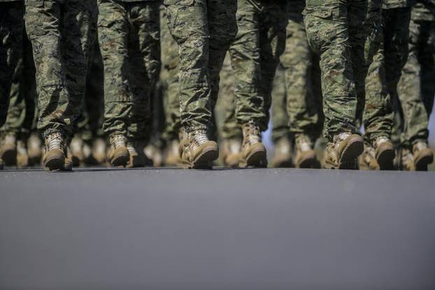 Velika Gorica: Uvježbavanje pješačkih postroja Hrvatske vojske za svečani vojni mimohod