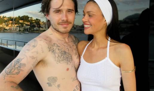 Brooklyn Beckham i supruga Nicola ljetuju kod Eltona Johna, a David i Victoria su u blizini
