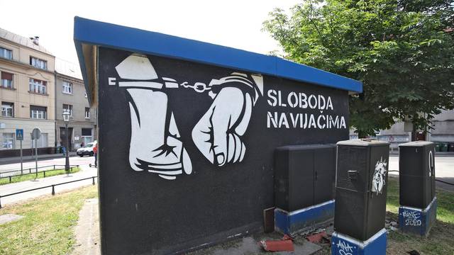Zagreb: Grafit s motivom lisica na rukama i porukom "Sloboda navijačima"