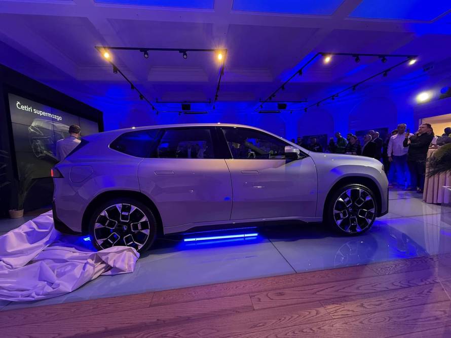 Novi BMW iX3 oduševio Top Gear: “Nema očitih mana, kvantni skok za električne aute”