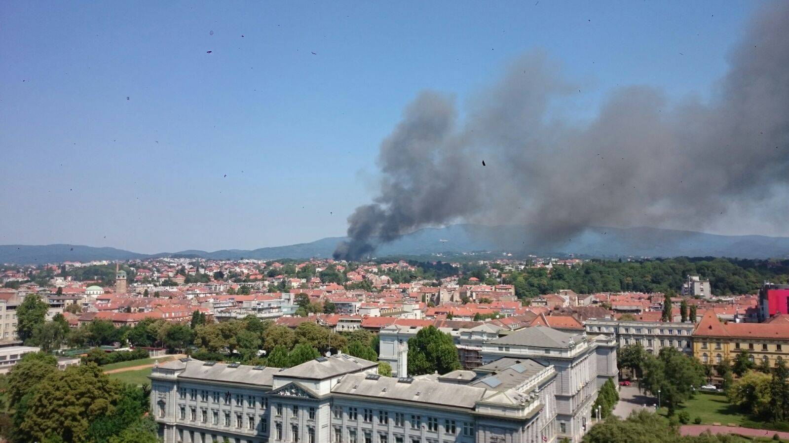 Četvero kolabiralo: Vatrogasci u borbi s vatrom i dehidracijom