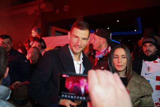 Čepin: Svečani doček za Bornu Barišića u njegovom rodnom mjestu