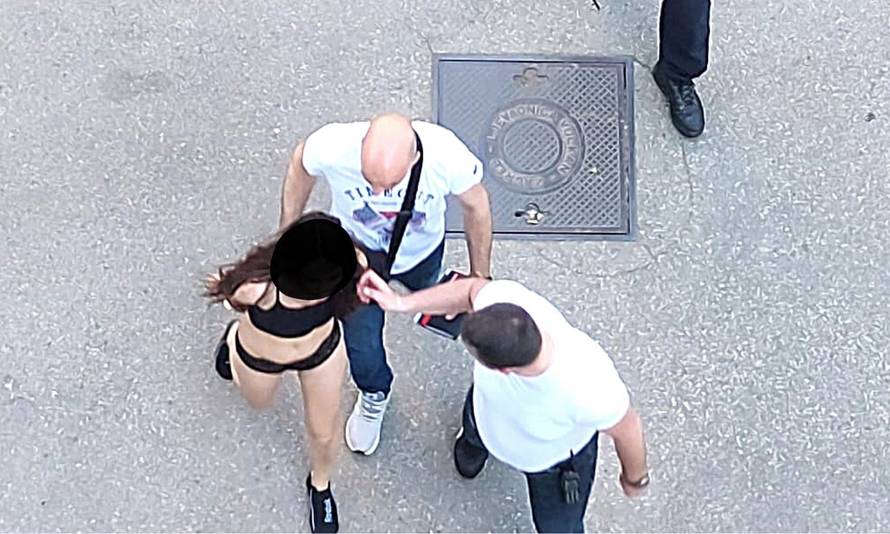 VIDEO Policija uz škripu guma privela djevojku u gaćicama. Susjedi tvrde: Imala je nož!