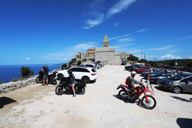 Lubenice, mjesto na Cresu s dva stanovnika