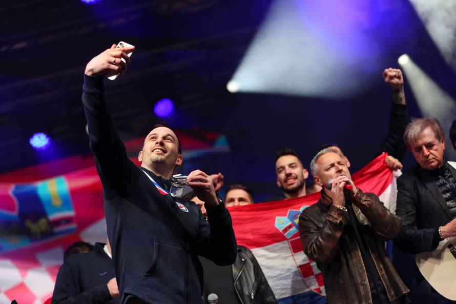 Zagreb: Marko Perković Thompson nastupio na svečanom dočeku hrvatske rukometne reprezentacije