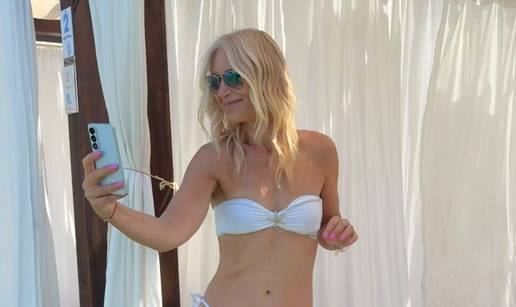 FOTO Koja linija! Ur&scaron;ula Tolj se br&ccaron;kala u bazenu pa pokazala besprijekornu figuru u bikiniju
