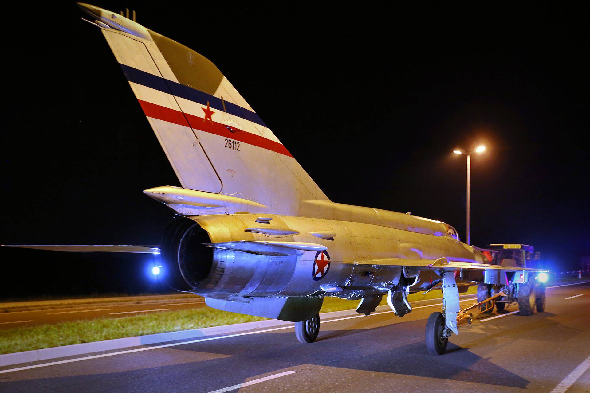 Pazi, MiG na cesti! Perešinov avion noćas vozili kroz Zagreb