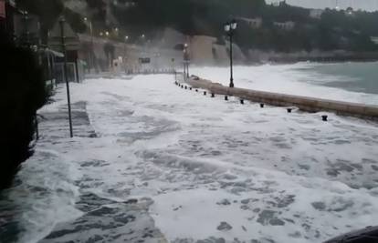 Velike poplave u Francuskoj: Najmanje četvero ljudi je mrtvo