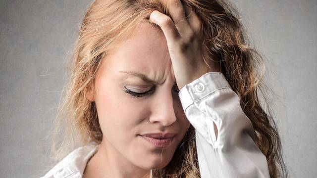 Napad migrene na poslu: Ima načina na koje si možete pomoći
