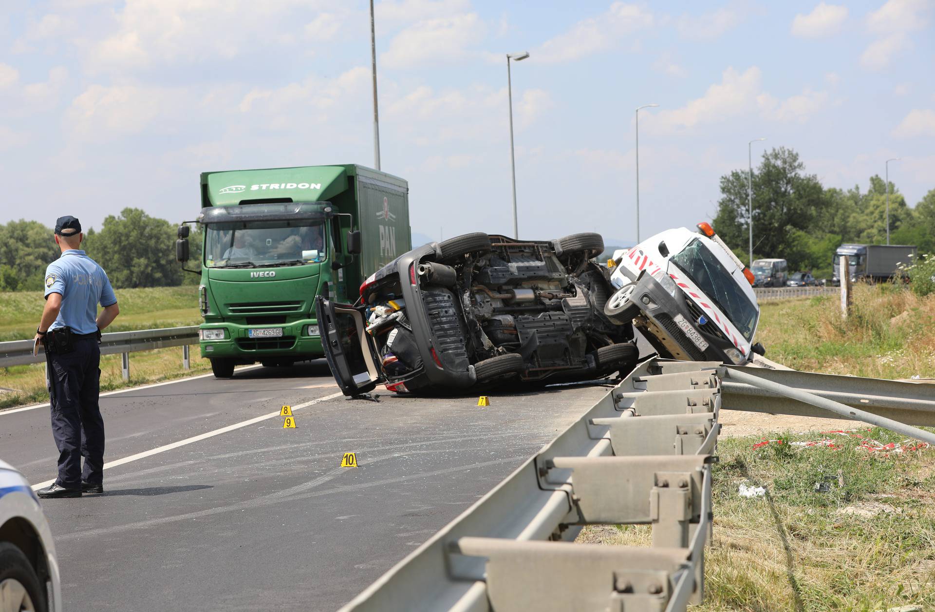 Teška prometna nesreća kod Zaprešića: Sudarili se automobil i ophodno vozilo