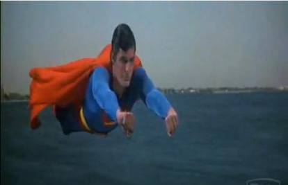 Supermanov plašt je prodan za više od milijun kuna na dražbi