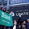Slavlje u Newcastleu: Saudijski princ težak 320 milijardi funti kupio slavni engleski klub!