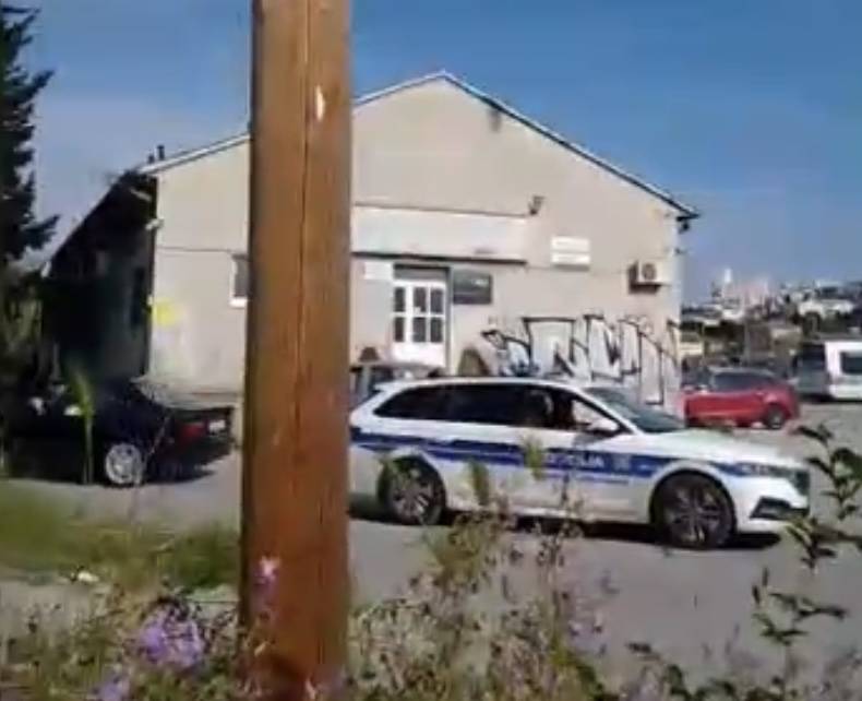 VIDEO Splitski 'relijaš' driftao BMW-om pa neslavno završio. Na odlasku se zabio u policiju