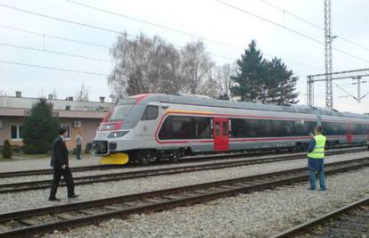 Novi niskopodni dizel vlak testirali su na tračnicama
