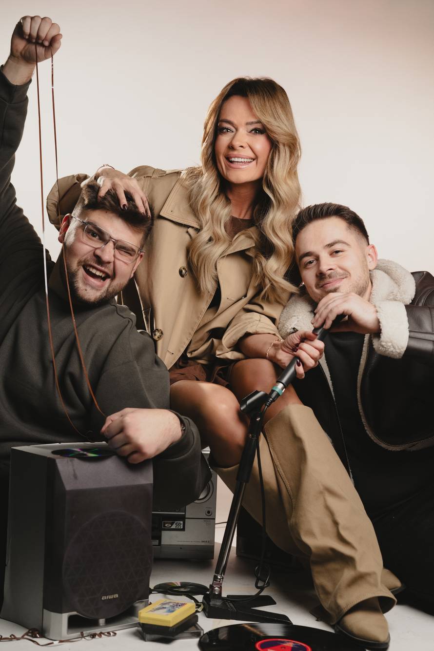 VIDEO Mineino prvo jutro na radiju je prošlo u suzama