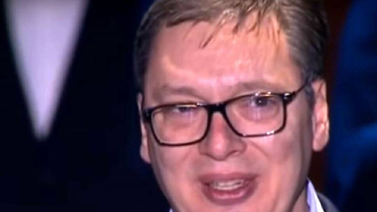 Kralj patetike: Vučić zaplakao dok je govorio o bombardirajnu