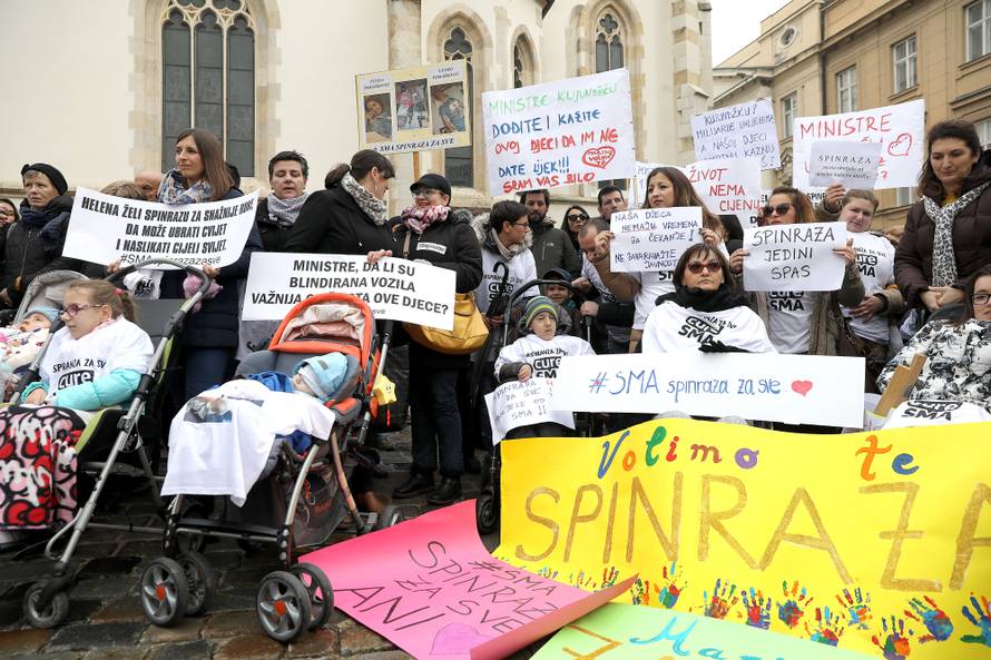 Oboljela djeca još ne primaju Spinrazu, a vrijeme im istječe