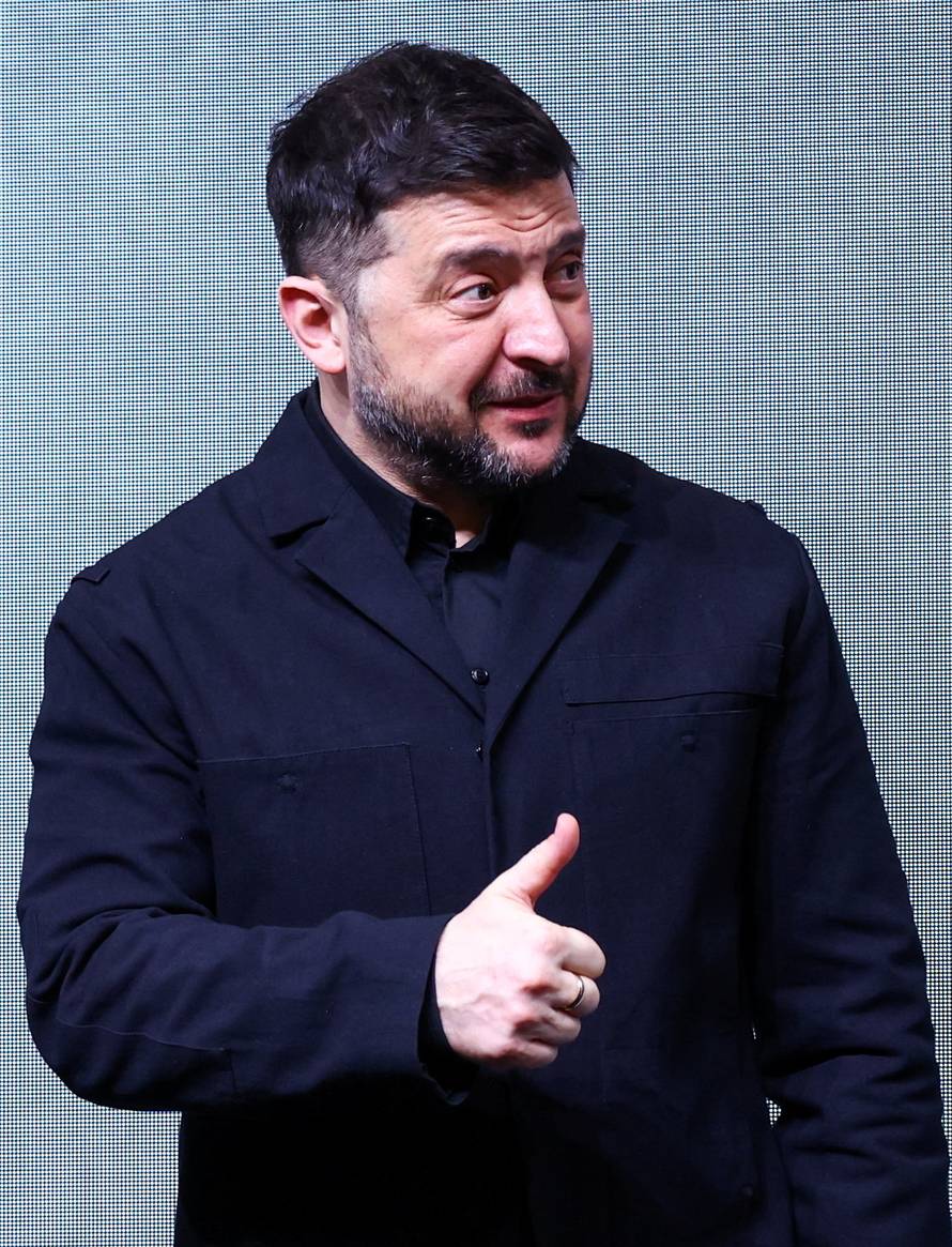 Ukrainian President Zelenskiy visits Quantum Systems firm