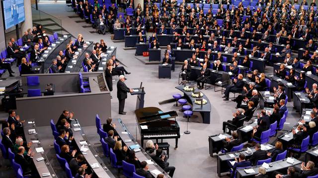 German parliament commemorates victims of the Holocaust in Berlin