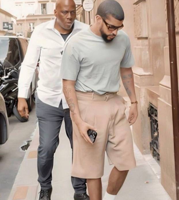 FOTO Bad Bunny kao inspiracija: Pronašli smo Zara komade koji su gotovo isti onima koje nosi