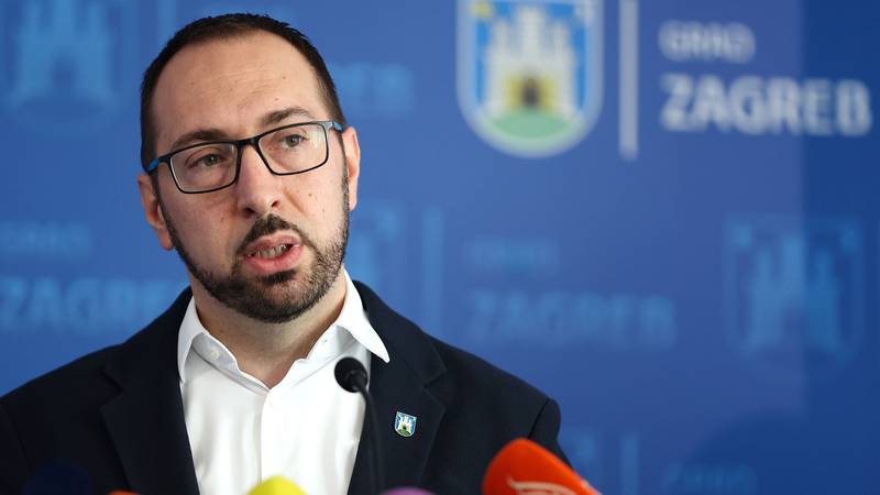 Mesto Zagreb razpisalo natečaj za štipendije za učence in študente