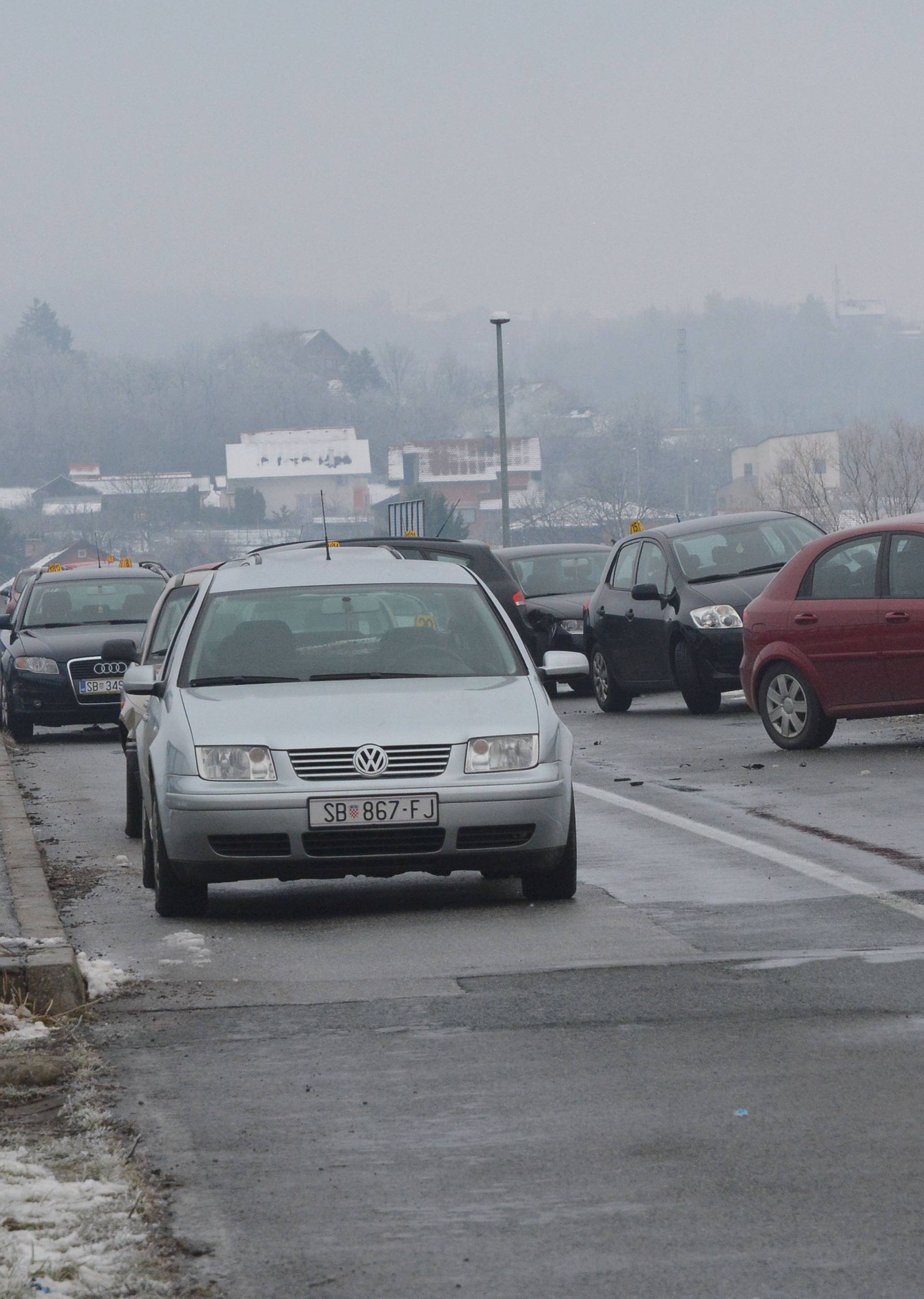 Lančani sudar čak 19 vozila: 'Solili smo, ali je puhao vjetar'