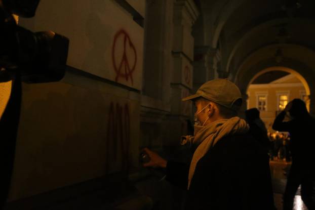 Nekoliko tisuća ljudi na prosvjedu u Novom Sadu