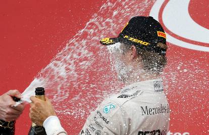 Nico Rosberg slavio, Mercedesu 3. konstruktorski naslov u nizu