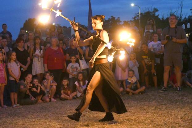 Koprivnica: Vatroshow na Renesansnom festivalu