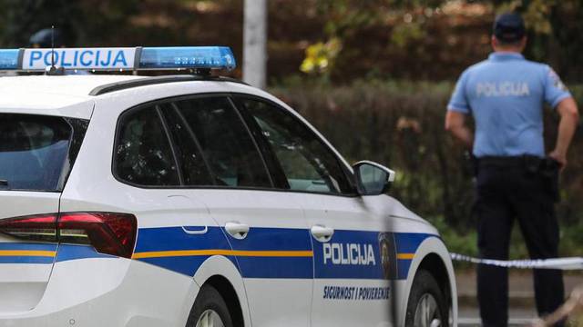 Pijani policajac autom sletio s ceste u Slunju: Ozlijeđeno dijete