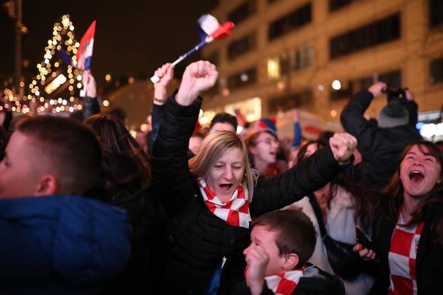 Slavlje navijača u Zagrebu nakon prolaska Hrvatske u polufinale Svjetskog prvenstva