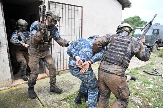 FOTO Novi hrvatski marinci primili su svoje beretke: Prošli intenzivnu integracijsku obuku