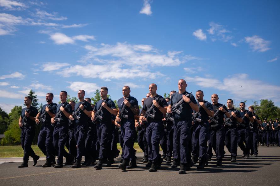 Velika Gorica: Uvježbavanje pješačkih postroja Hrvatske vojske za svečani vojni mimohod
