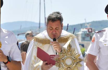 Župnik o svadbi u Šibeniku: 'Upozoravao sam da se to ne čini, nije u duhu niti tradicije'