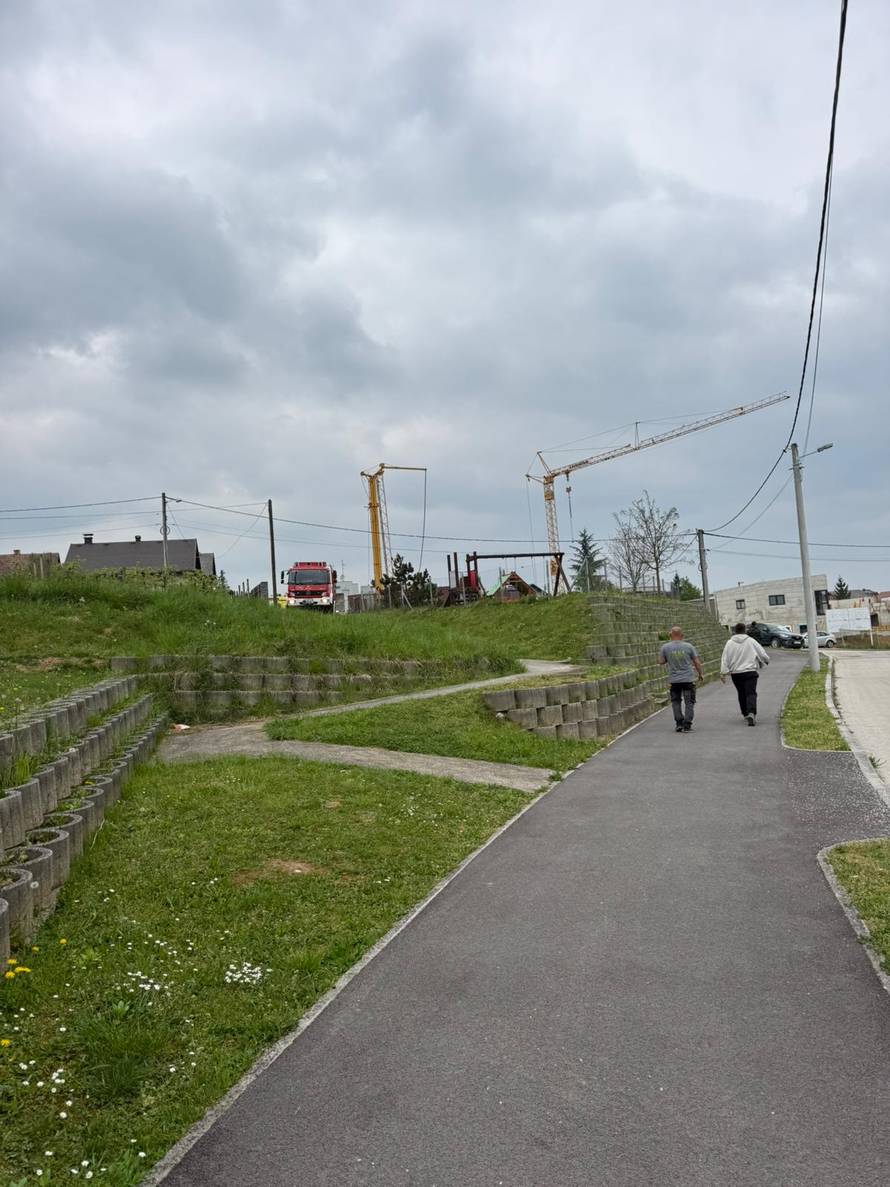 Tragedija na gradilištu u Samoboru: Pala dizalica, jedan čovjek poginuo, drugi ozlijeđen