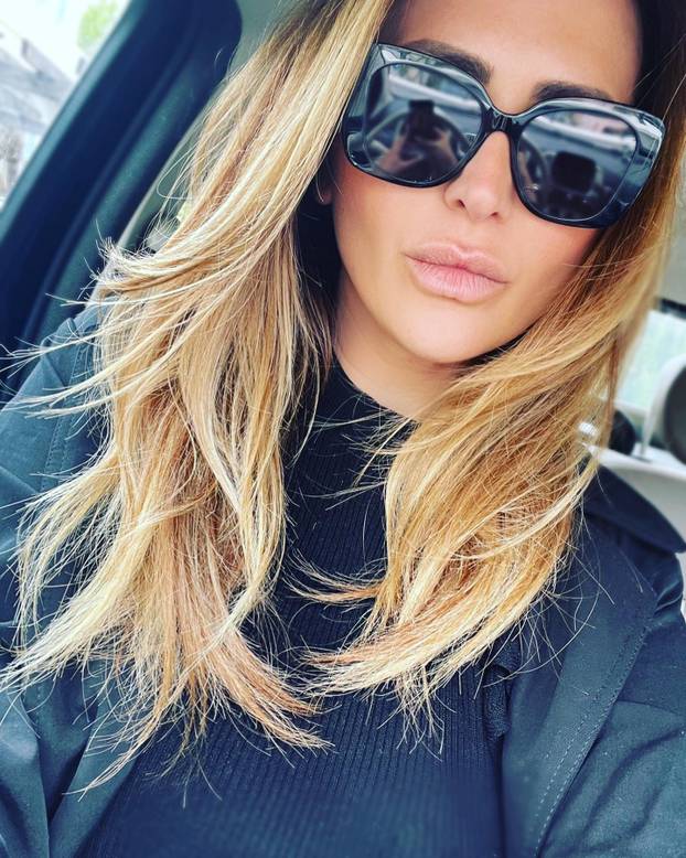 FOTO Fatalna brineta poljuljala je brak zvijezdi Chelseaja. Stala između kolega iz reprezentacije