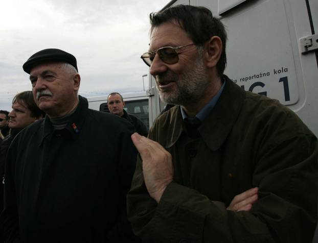 ARHIVA - Prepuna splitska riva tijekom skupa podrške uhićenom generalu  