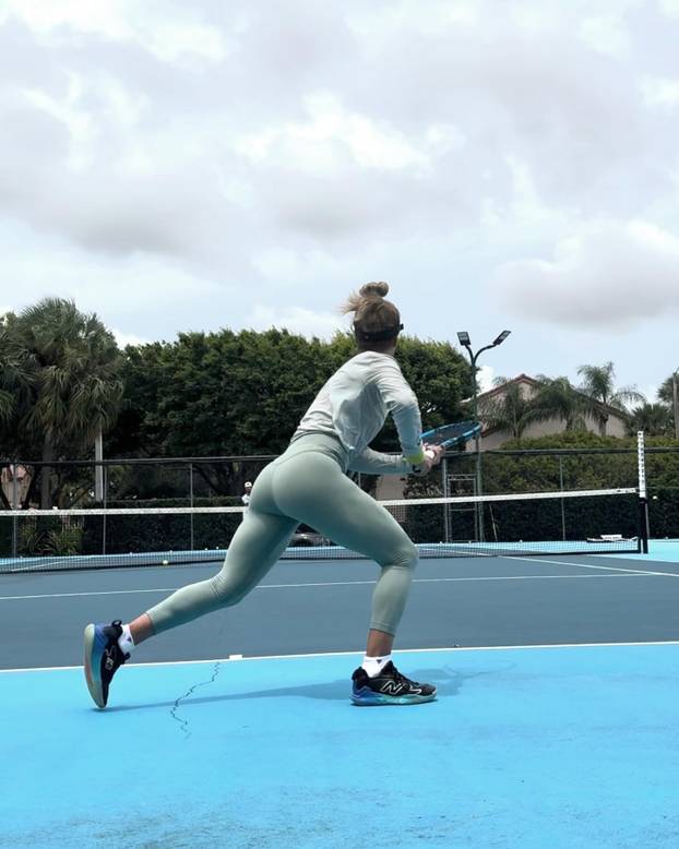 FOTO Tko je tenisačica čija je fotka u toplesu šokirala svijet?