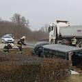 Strava u Pitomači: Kombi sletio s ceste, poginulo dvoje ljudi