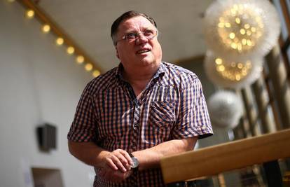 Ovako je Halid Bešlić pričao dok je smještao unesrećene u hotel: Pokažimo svi da smo još dobri