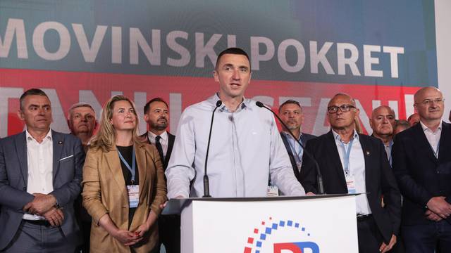 Zagreb: Ivan Penava obratio se okupljenima u stožeru Domovinskog pokreta