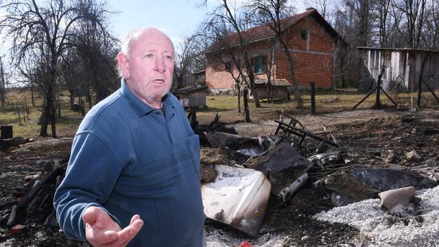 Desni Degoj: Zvonku Zagorcu u potpunosti je izgorjela drvena kuća