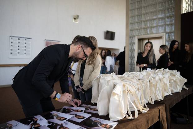 Zagreb: Meet & Greet sa Petrom Grašom uoči koncerta u Lisinskom