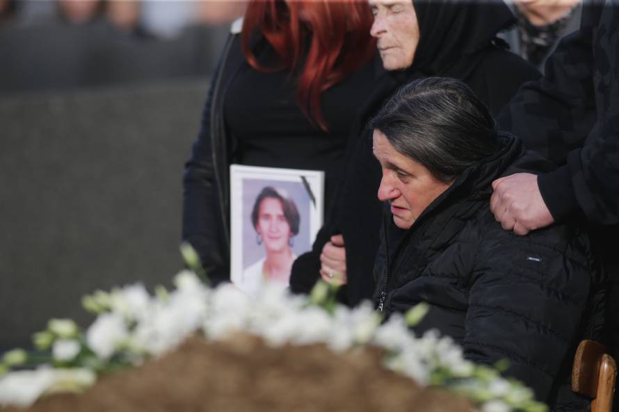 Jasminina majka neutješno je plakala: Nije mogla ni stajati...