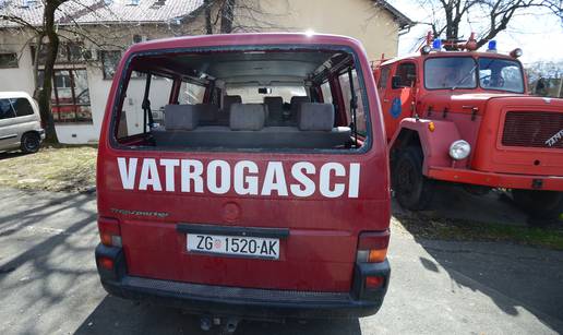 Ukrali kombi vatrogascima u Dugom Selu i provalili trgovinu